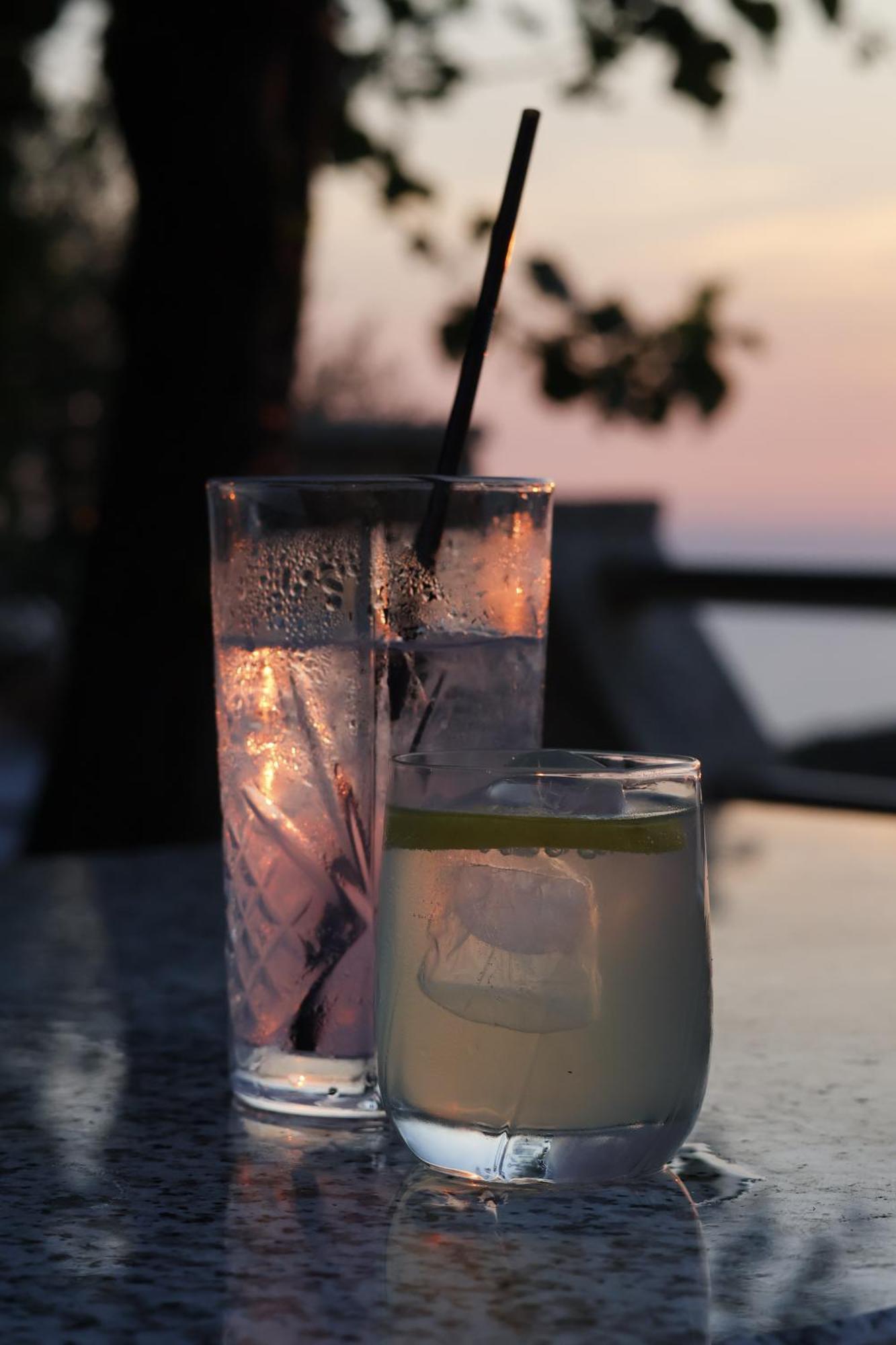 Sunset Serenity Himare Luaran gambar